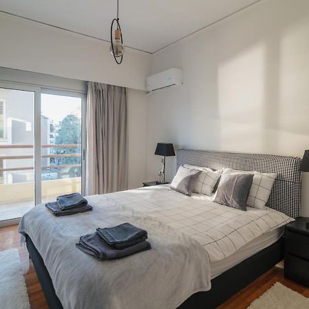 Sea Front Luxury Apartment Patras Bagian luar foto