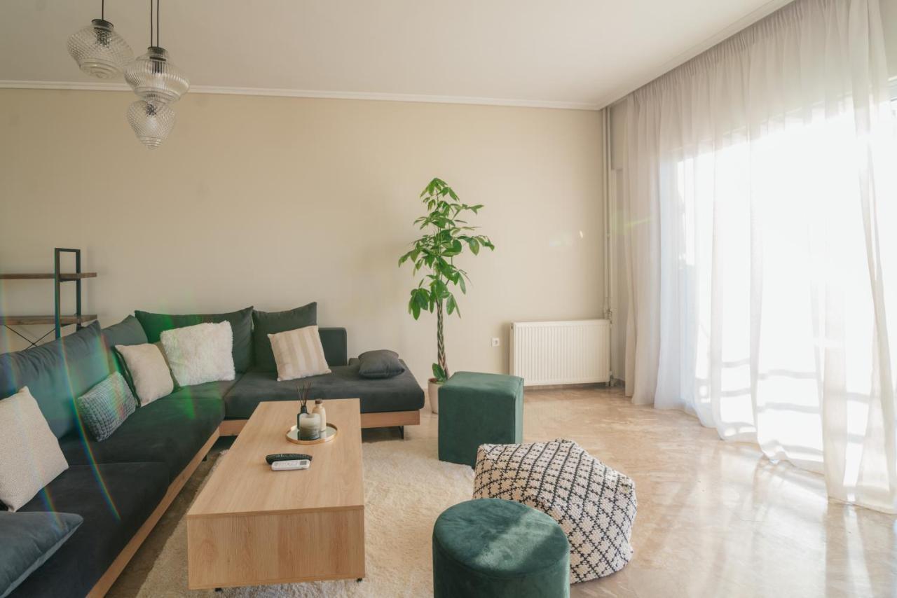 Sea Front Luxury Apartment Patras Bagian luar foto