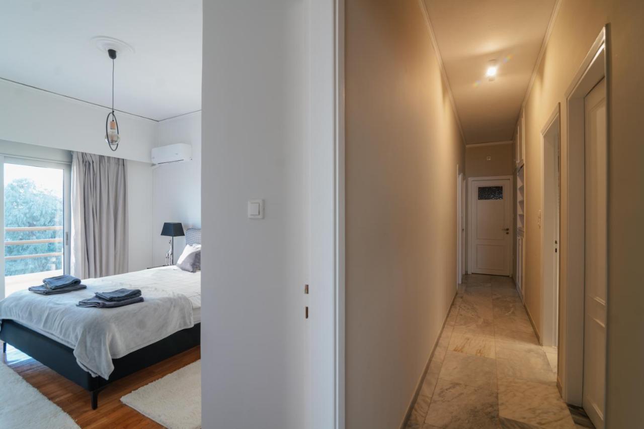 Sea Front Luxury Apartment Patras Bagian luar foto