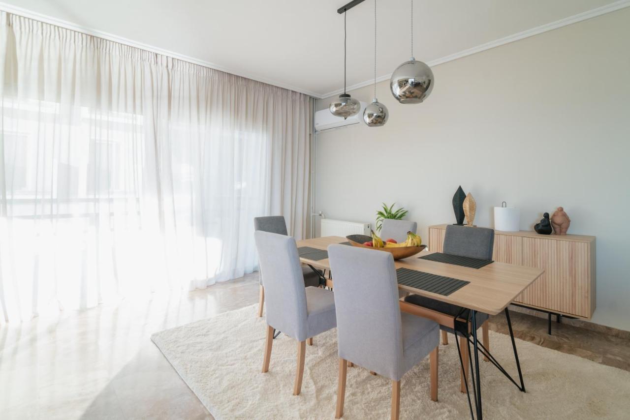 Sea Front Luxury Apartment Patras Bagian luar foto