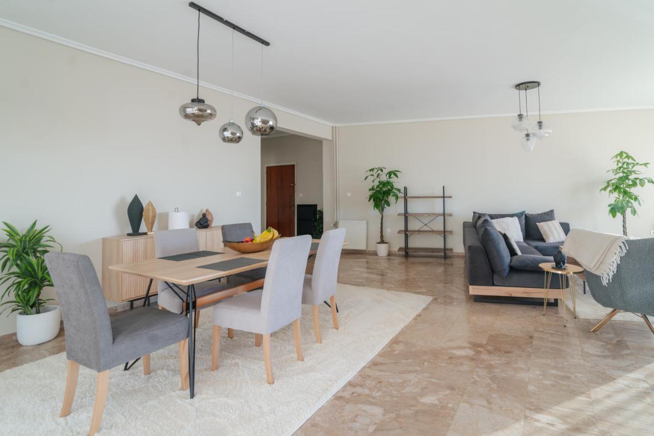 Sea Front Luxury Apartment Patras Bagian luar foto