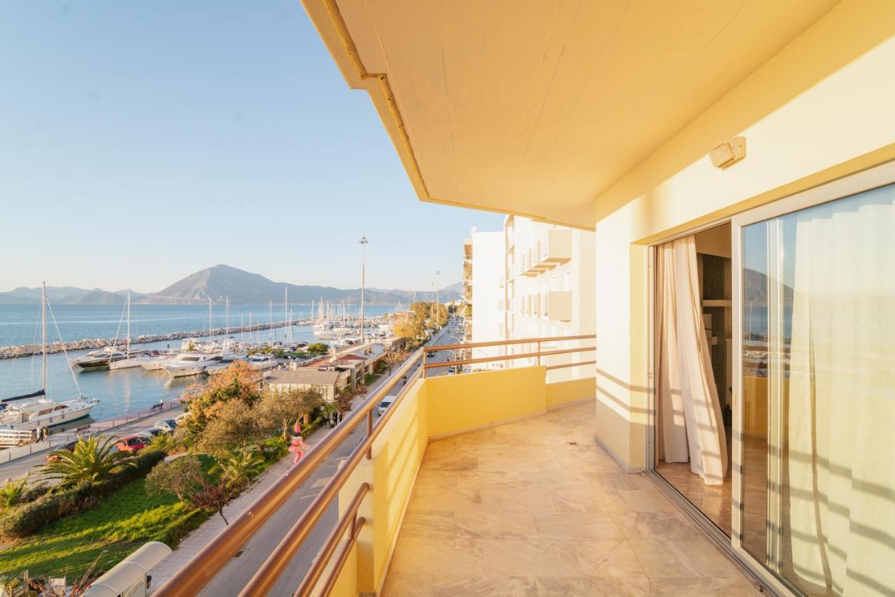 Sea Front Luxury Apartment Patras Bagian luar foto