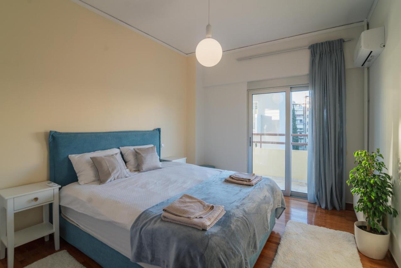 Sea Front Luxury Apartment Patras Bagian luar foto