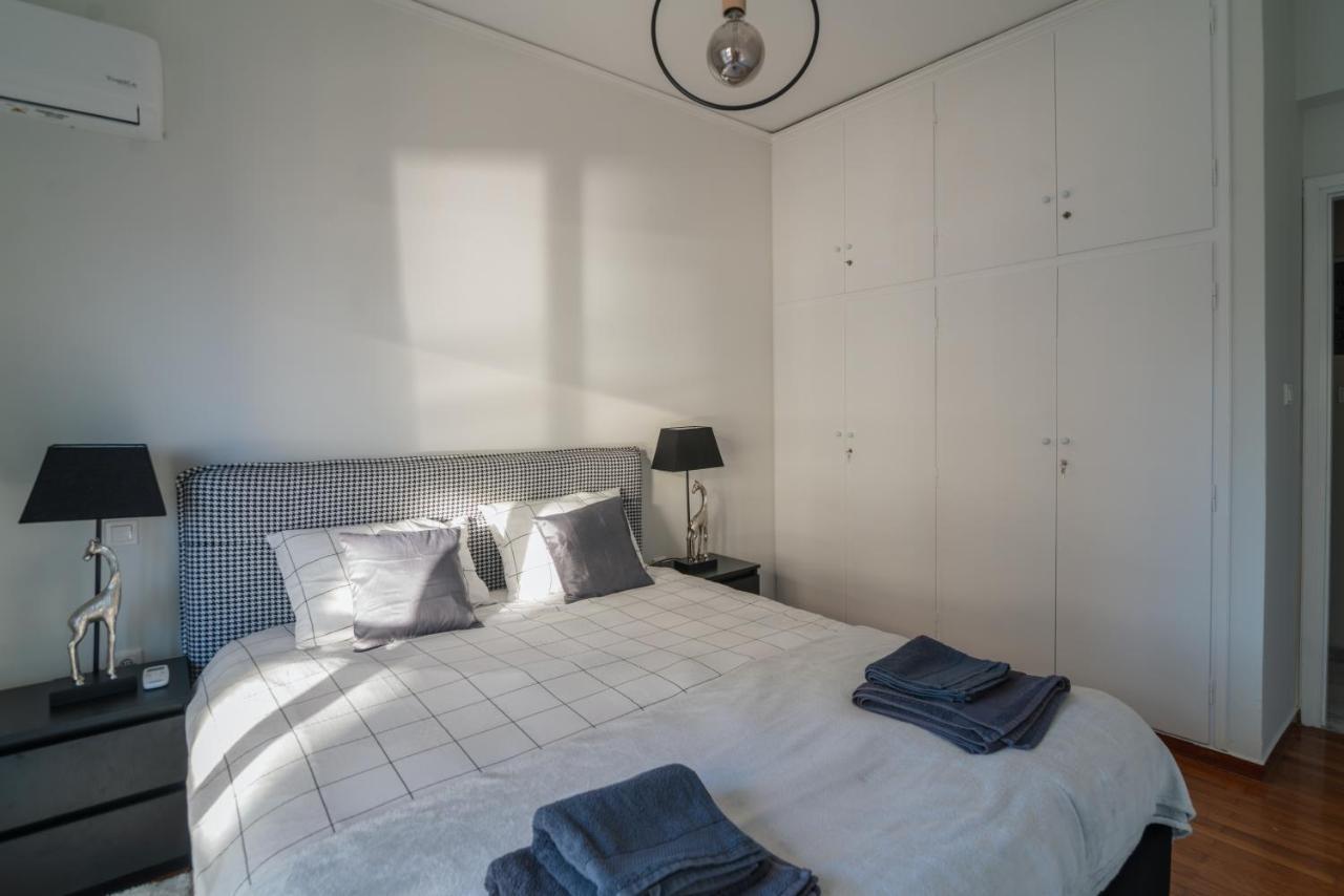 Sea Front Luxury Apartment Patras Bagian luar foto