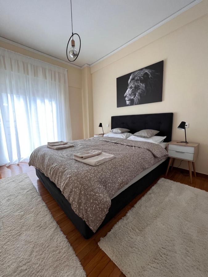 Sea Front Luxury Apartment Patras Bagian luar foto